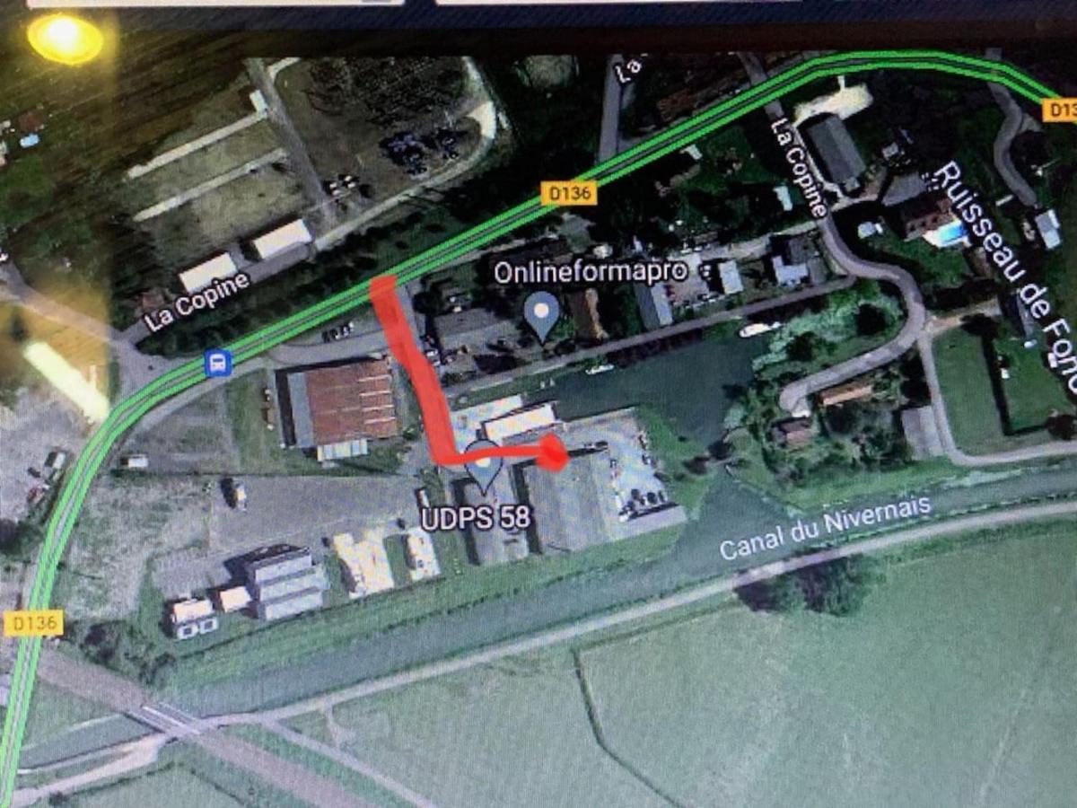 Le Depot Appartement Du Port A Champvert Eksteriør bilde