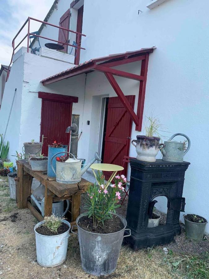 Le Depot Appartement Du Port A Champvert Eksteriør bilde
